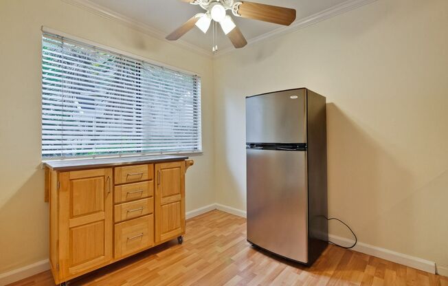 1 bed, 1 bath, $1,900, Unit UNIT A