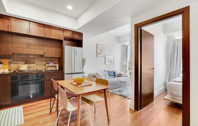 2 beds, 1 bath, $4,899, Unit 1105