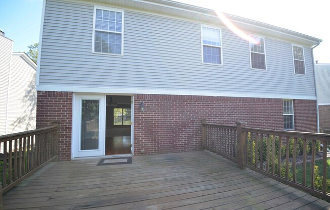 4 beds, 2.5 baths, $2,450