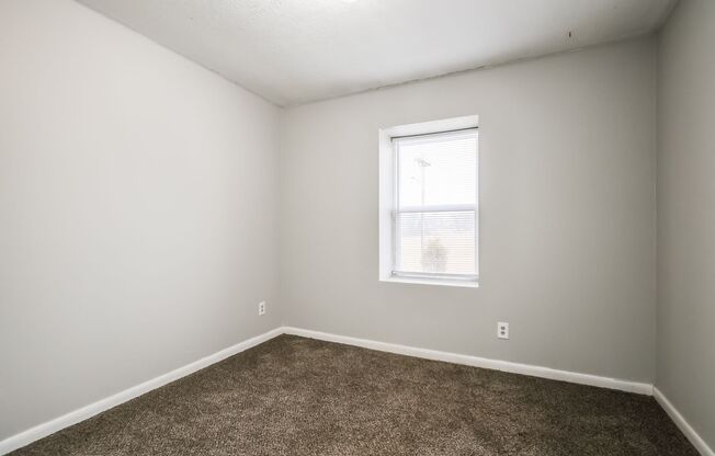 2 beds, 1 bath, 800 sqft, $745, Unit F12