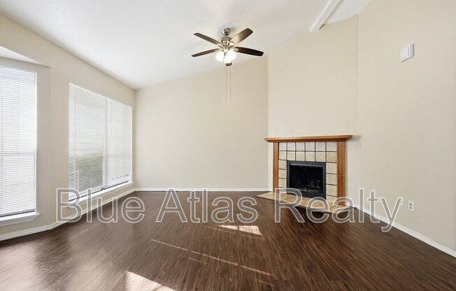 3048 NAVARRO LN