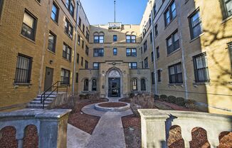 1734 E 72nd