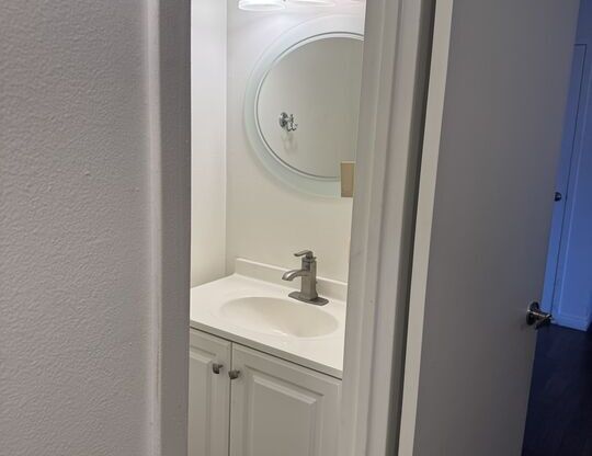 1 bed, 2 baths, 850 sqft, $3,900, Unit 209