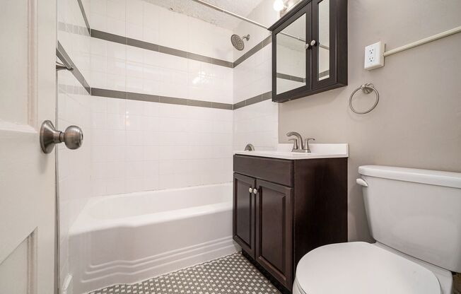 1 bed, 1 bath, 550 sqft, $775, Unit 117 Unit #202