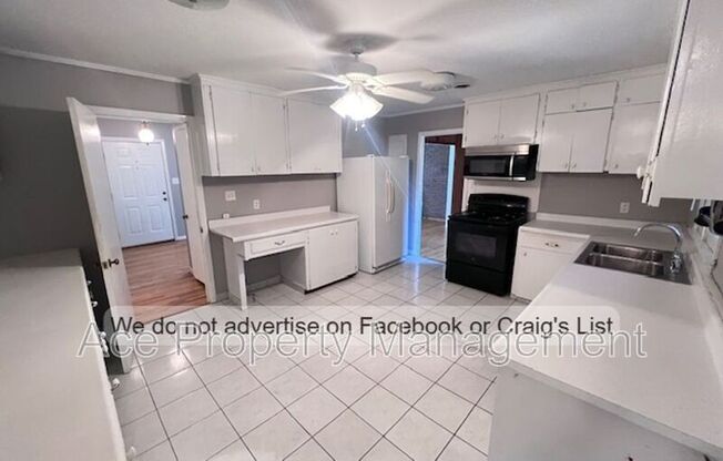 255 GREENBRIAR DR
