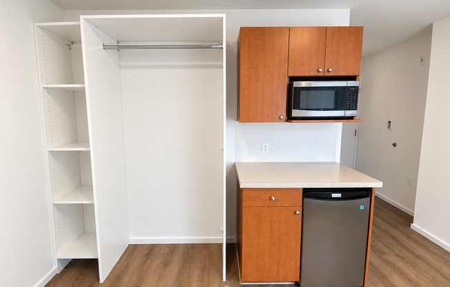 Studio, 1 bath, 190 sqft, $1,155, Unit 4416