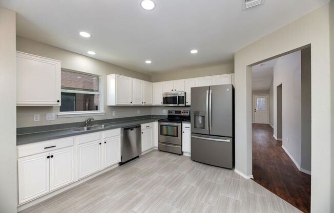 Move in Ready! 3 Bed/ 2 Bath in White Settlement