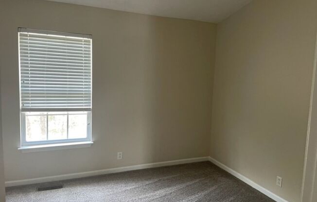 Newly upgraded 2br townhome