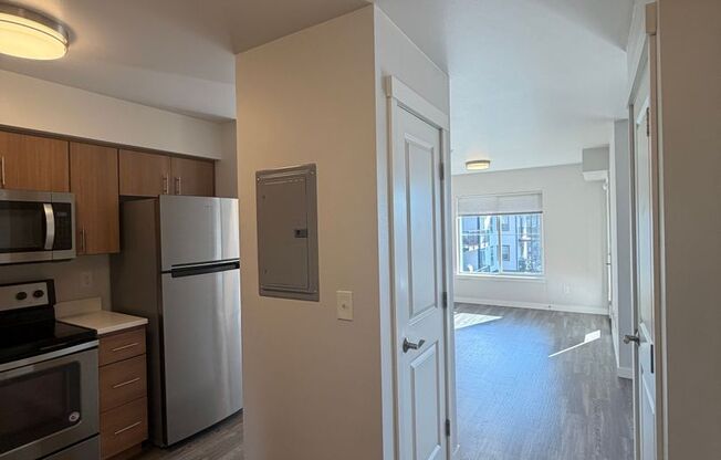 Studio, 1 bath, 501 sqft, $1,600, Unit Market Unit - Studio Apartment