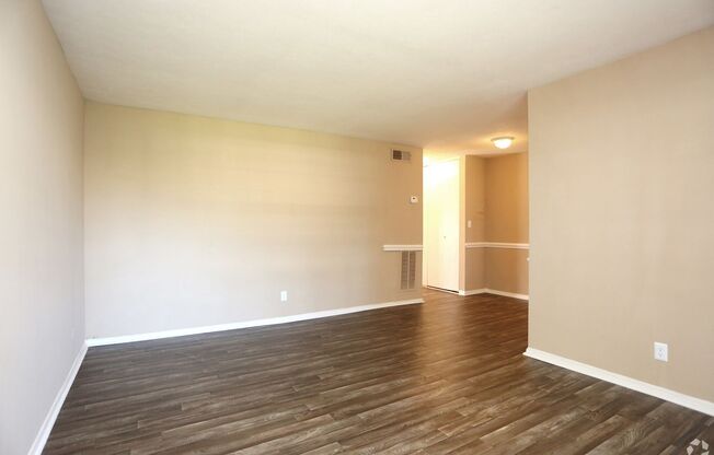 1 bed, 1 bath, 800 sqft, $1,170, Unit 014