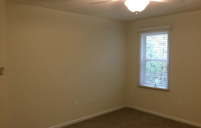 2 beds, 1 bath, $1,000