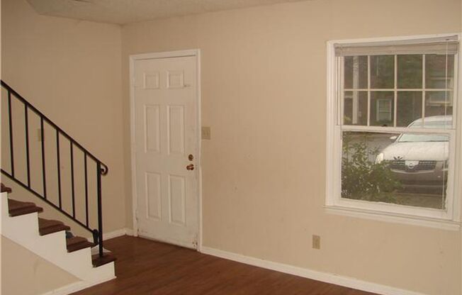 Move-In Ready 2BR/1.5BA End-Unit Townhouse Near Hanes Mall!