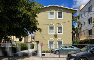 224 SW 4 Ave