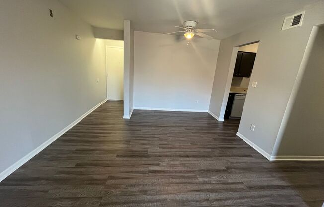 2 beds, 1 bath, 775 sqft, $880, Unit 366L