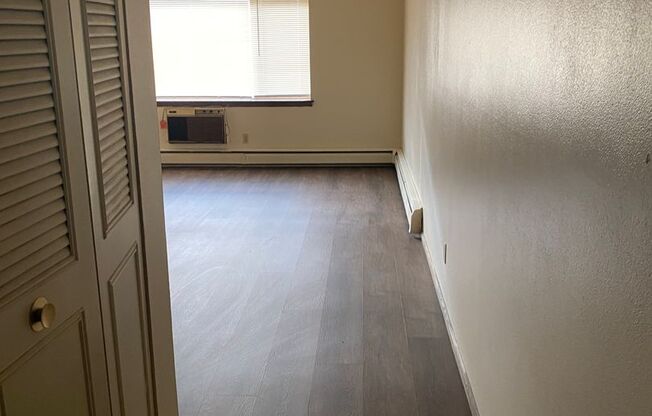 2801 CUSTER 1BR