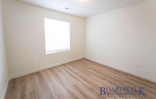 3 beds, 1 bath, 1,250 sqft, $1,375, Unit 328 E Main St #8