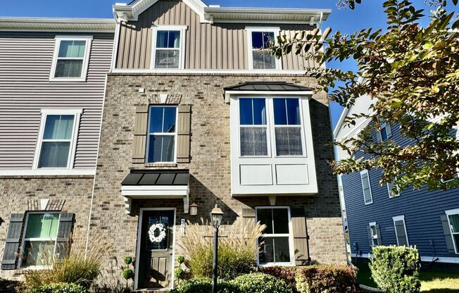 Available 12/05! Townhouse w/Garage - 1st Time Rental, Pet Friendly, All Appliances Convey!