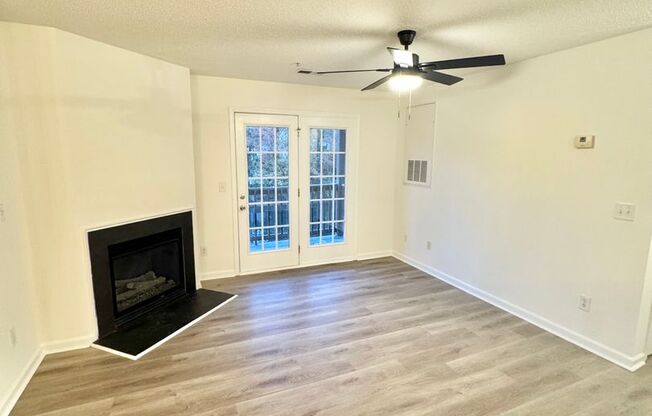 2 beds, 2 baths, 1,000 sqft, $1,325, Unit 327-203