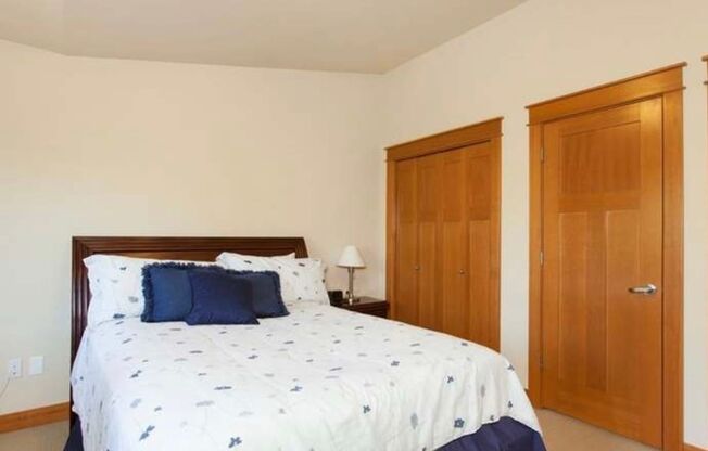 3 beds, 3.5 baths, $4,495