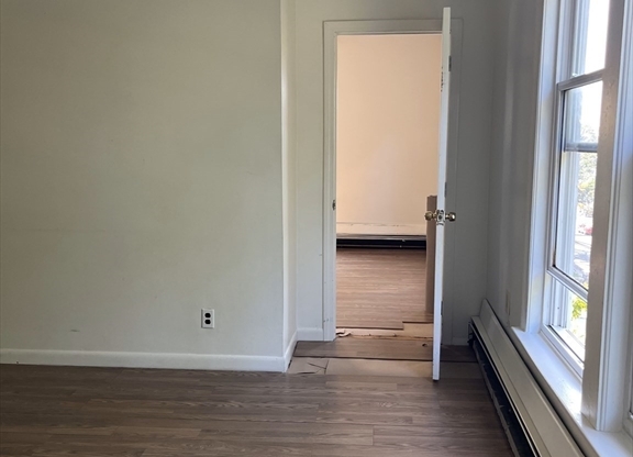 1 bed, 1 bath, $1,875, Unit 4