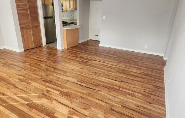 2 beds, 1 bath, 897 sqft, $2,235, Unit B-05