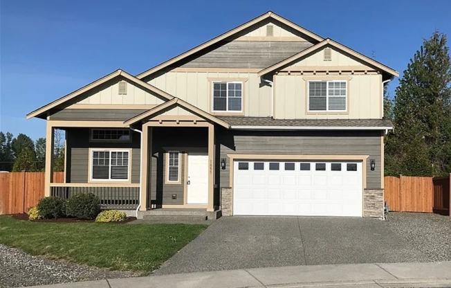 Beautiful Spacious 3 bed 2.5 bath home in Ferndale!