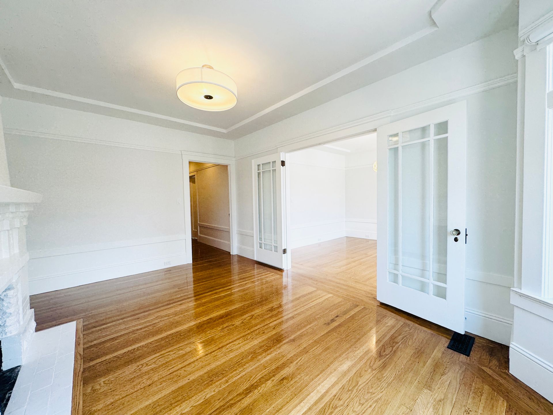 Bernal/Mission/Noe: Updated Flat w/ Shared Yard & in-unit W/D