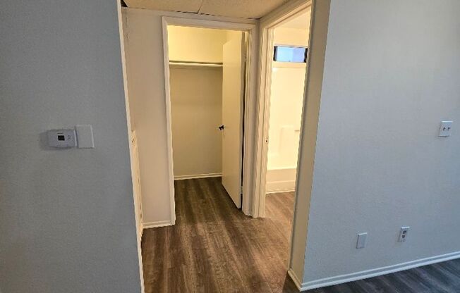 Studio, 1 bath, 580 sqft, $1,900, Unit 4