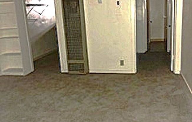 Nice studio apartment with modern fixtures and appliances