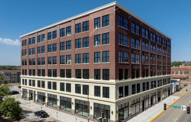 Benson Lofts - Live the Lifestyle you have been dreaming of in our Luxury 1 & 2 Bedrooms