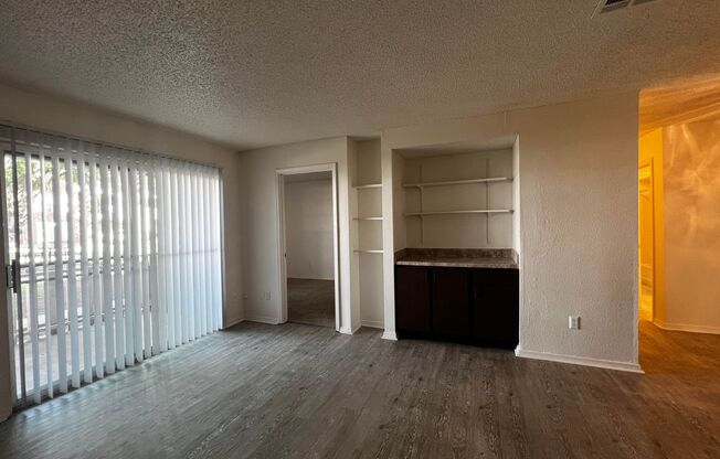 2 beds, 1.5 baths, 926 sqft, $859