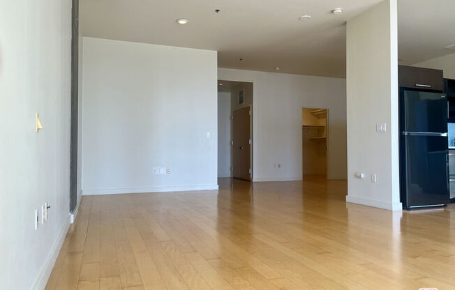 1 bed, 1 bath, 1,010 sqft, $3,400, Unit 1704
