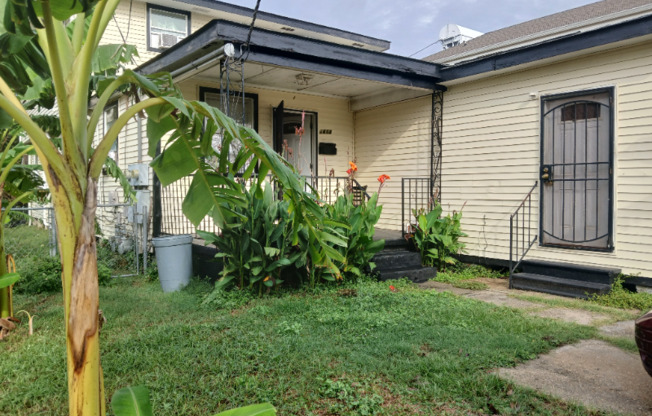 1418 JOURDAN AVE