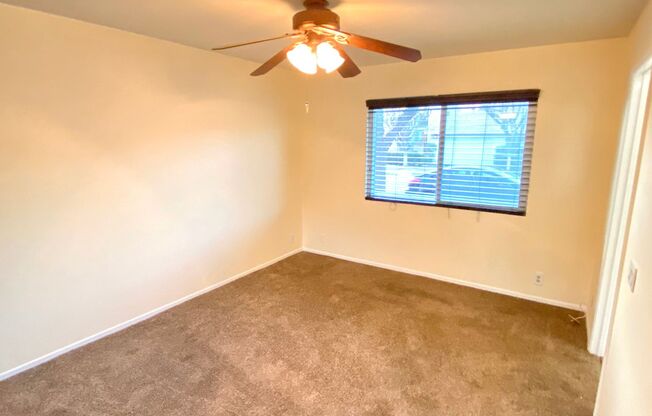 Beautiful Lower Level Condo Near Lake and Irvine Valley College