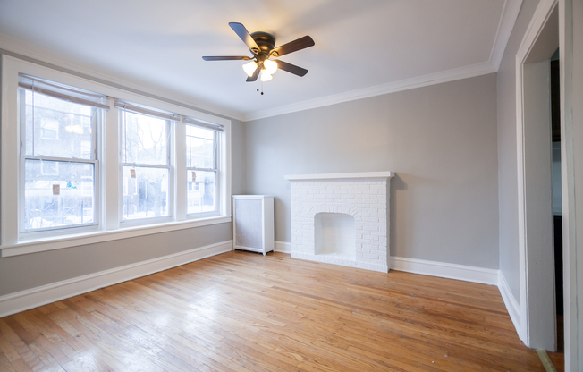 2416 W FARGO AVE