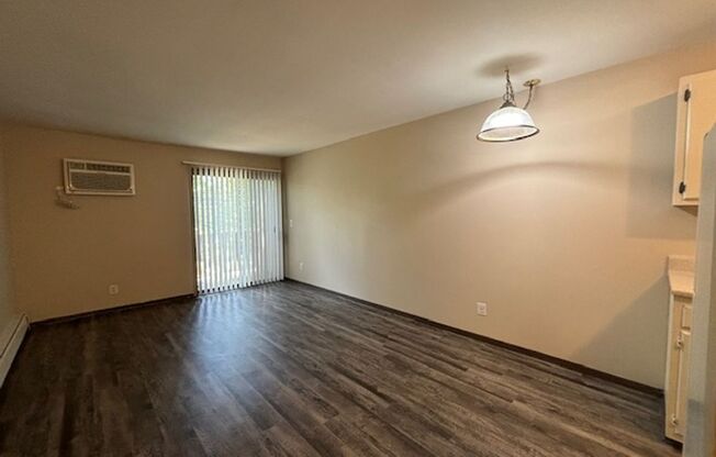 1 bed, 1 bath, 525 sqft, $899, Unit 2890 205