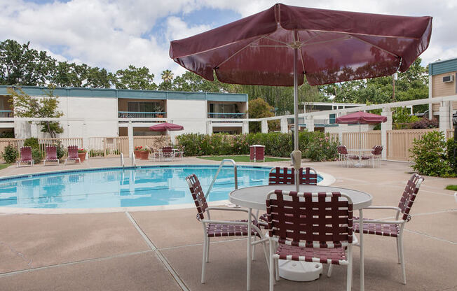 Poolside Dining Table at Diablo Pointe, Walnut Creek, California