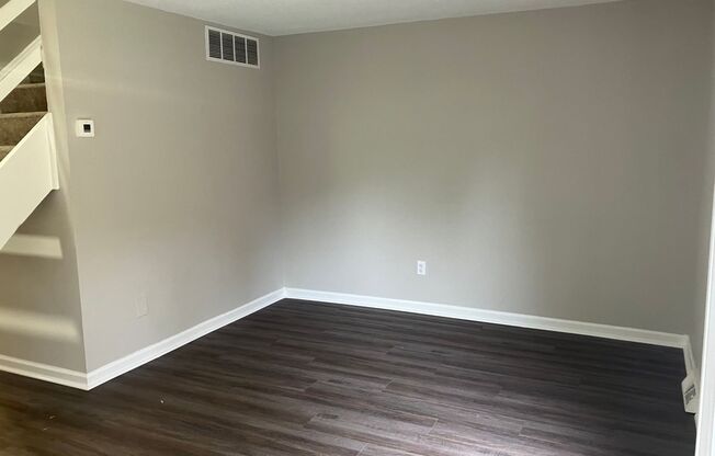 2 beds, 1 bath, 1,147 sqft, $1,125