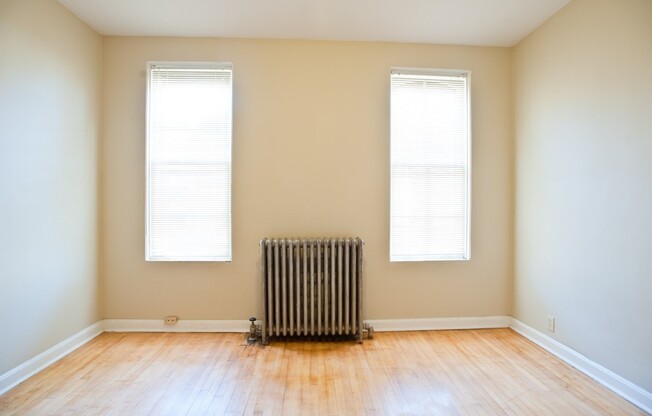 $1245 – 1 BR, 1 BA, Heat, HWF, 15 ft Ceilings- 1665 N Humboldt
