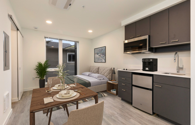 Studio, 1 bath, 252 sqft, $1,180, Unit 202