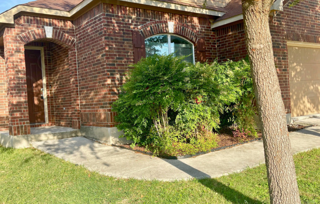 1239 Lake Point