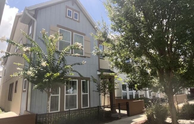 3-bedroom 2.5-bath home for rent in Griffin Park in Lake Mary!