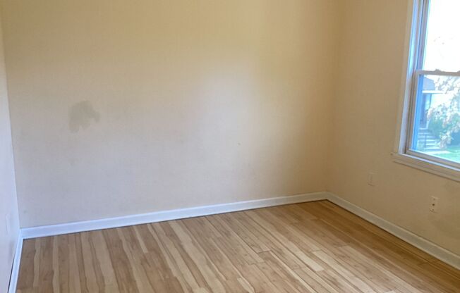 1402 W Meinecke