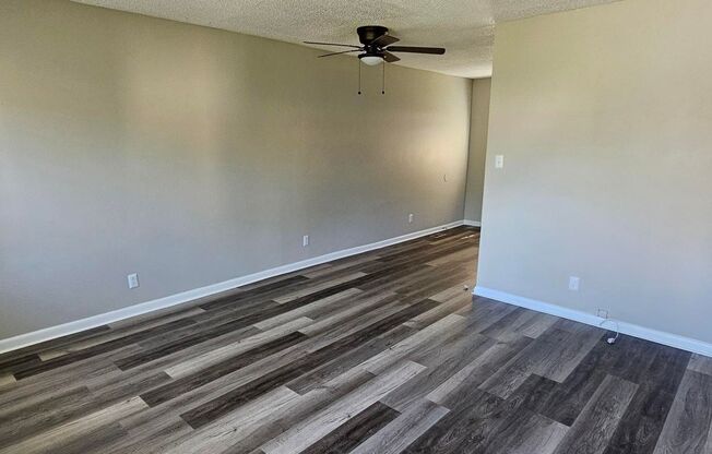 2 beds, 1 bath, 842 sqft, $895