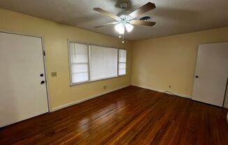 3 beds, 1 bath, $900