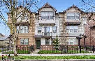 Stunning 4-Bedroom Townhouse with Dual Master Suites and Convenient 2-Car Garage in Hillsboro!