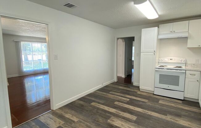 2 beds, 1 bath, $1,400