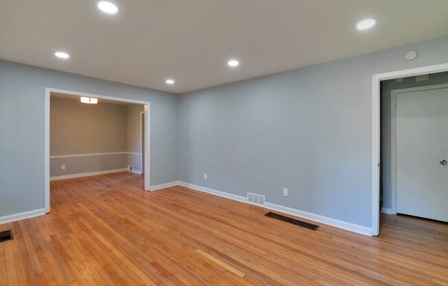 3 Bedroom 1 Full Bath Brick home!