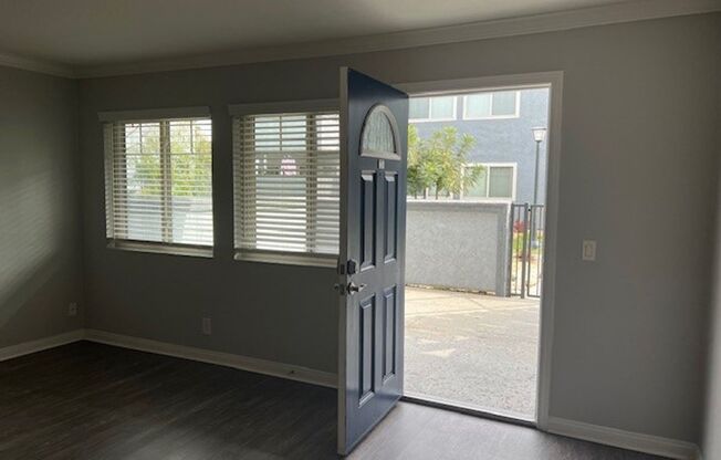 2 beds, 2 baths, 850 sqft, $2,955, Unit 839-05