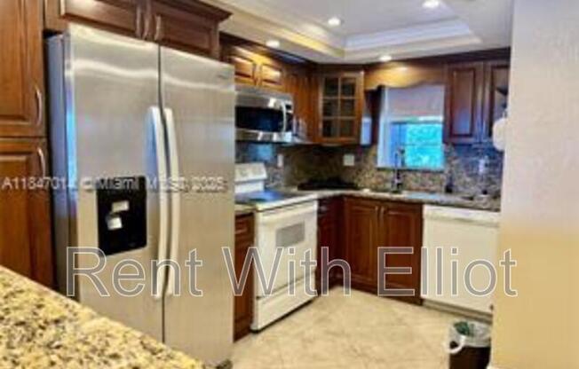 3100 W Rolling Hills Cir